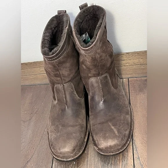 UGG Hartsville Brown Boots Mens size 9 - Picture 6 of 11